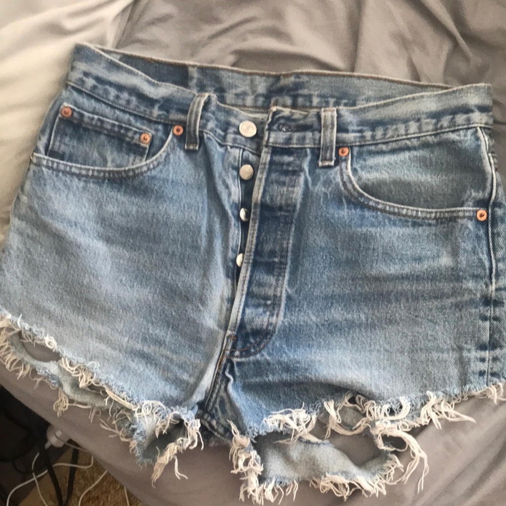 Levi shorts with cutouts in the back
